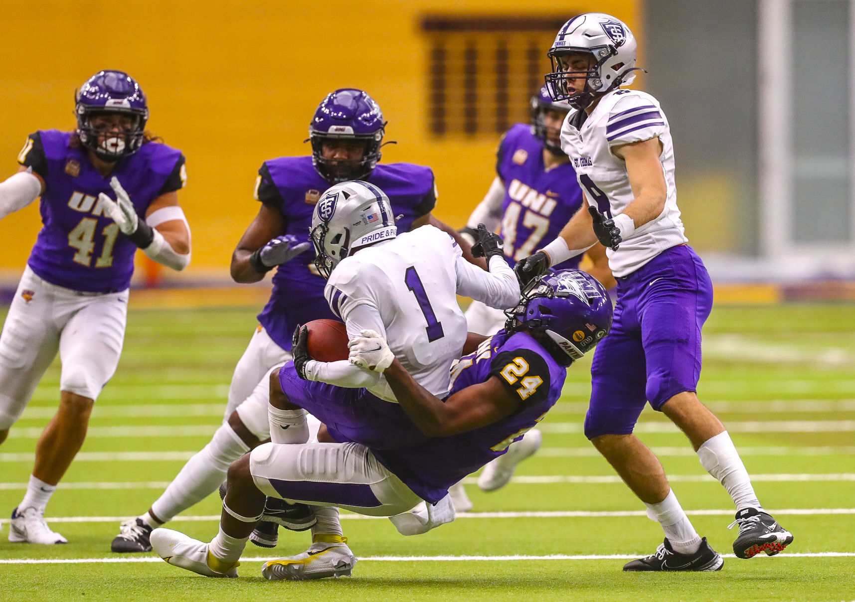 FBall UNI vs. St. Thomas 6